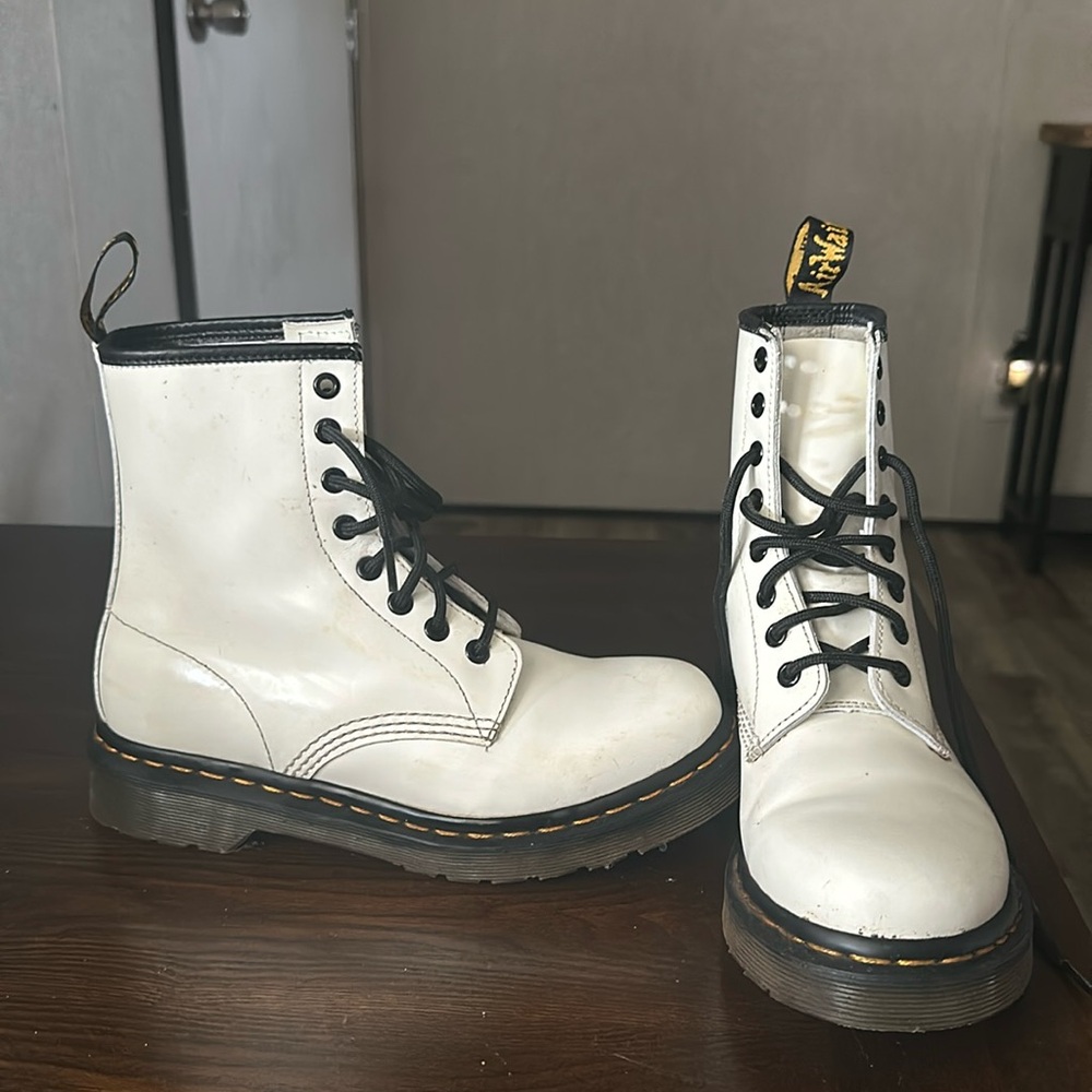 White dr martens